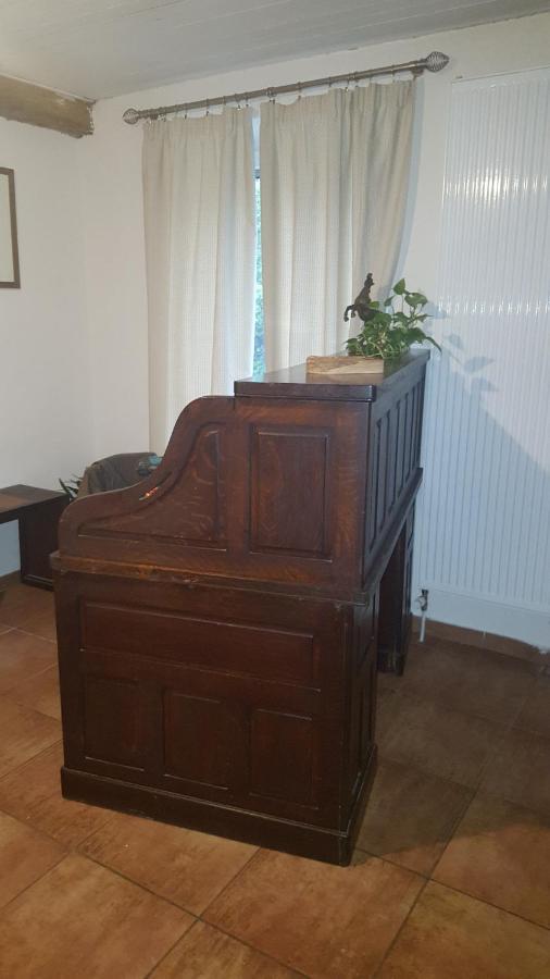 Bed and Breakfast Au Petit Bonheur Courgenay Exterior foto