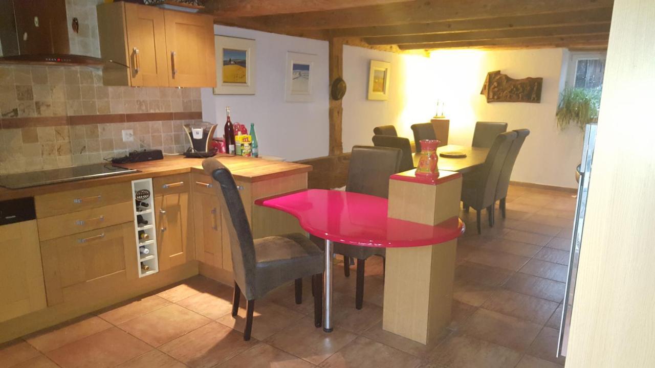 Bed and Breakfast Au Petit Bonheur Courgenay Exterior foto
