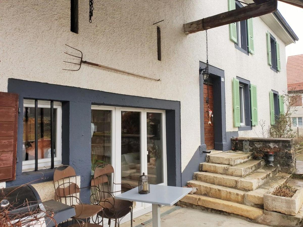 Bed and Breakfast Au Petit Bonheur Courgenay Exterior foto