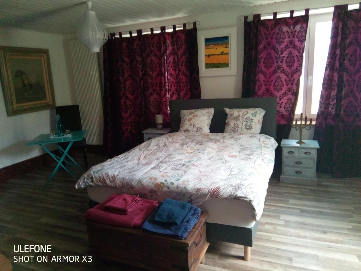 Bed and Breakfast Au Petit Bonheur Courgenay Exterior foto